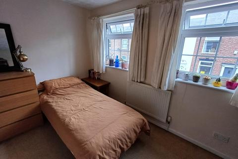 2 bedroom end of terrace house for sale, St. Georges Street, Macclesfield, SK11