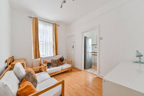 2 bedroom maisonette to rent, Fallsbrook Road, Streatham, London, SW16