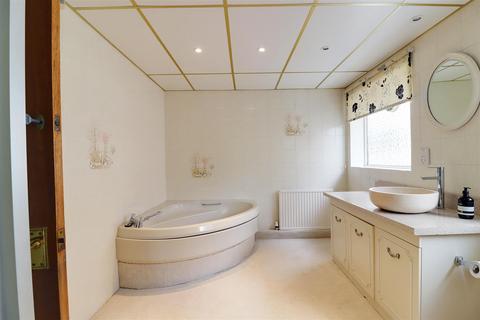 68 Derrymore Road, Willerby, Hull, HU10 6ET