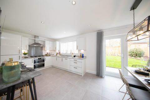 4 bedroom detached house for sale, Garstang Road, Preston PR3