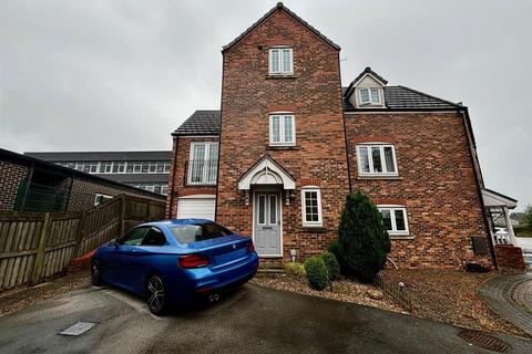 3 bedroom end of terrace house for sale, Scholars Gate, Garforth, Leeds