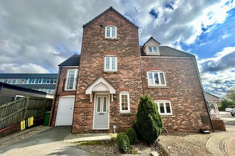 3 bedroom end of terrace house for sale, Scholars Gate, Garforth, Leeds