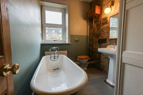 85 Bachelor Lane, Horsforth, Leeds, LS18 5NF