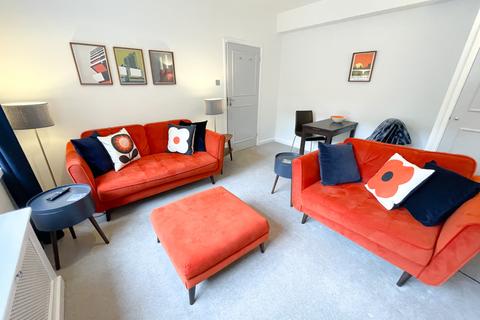 2 bedroom flat to rent, University Street, London WC1E