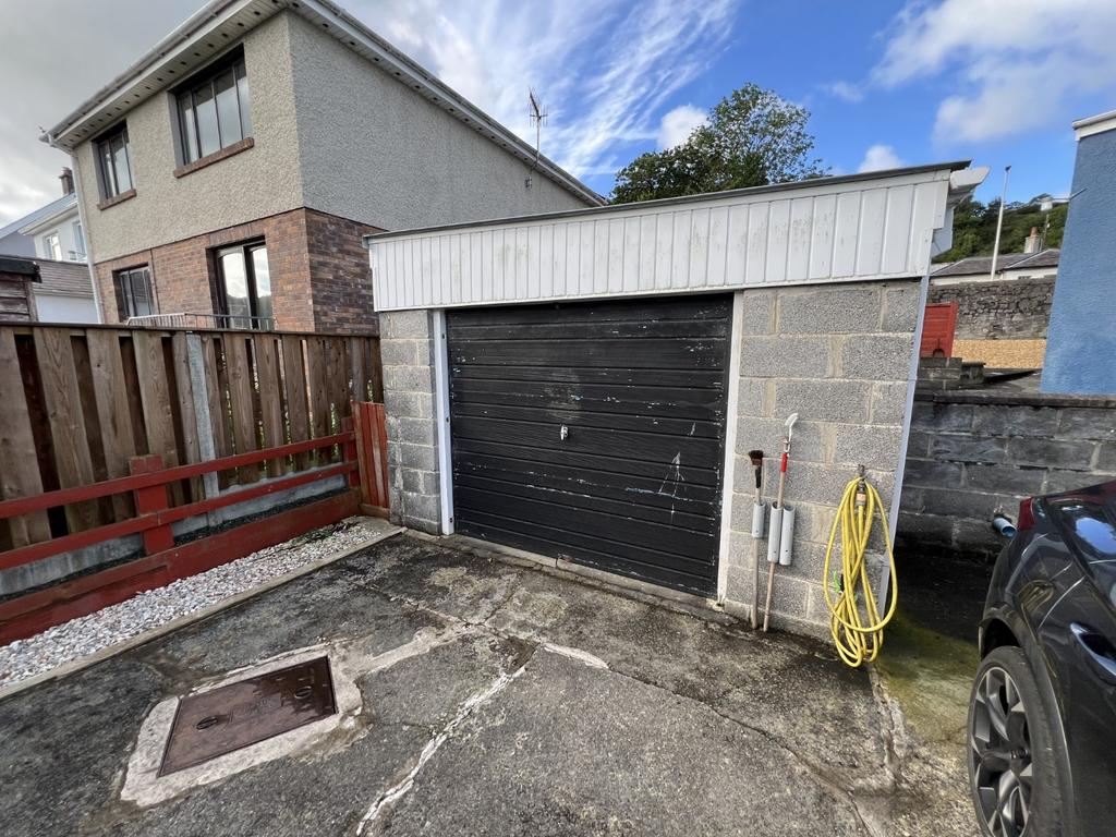 Detached Garage