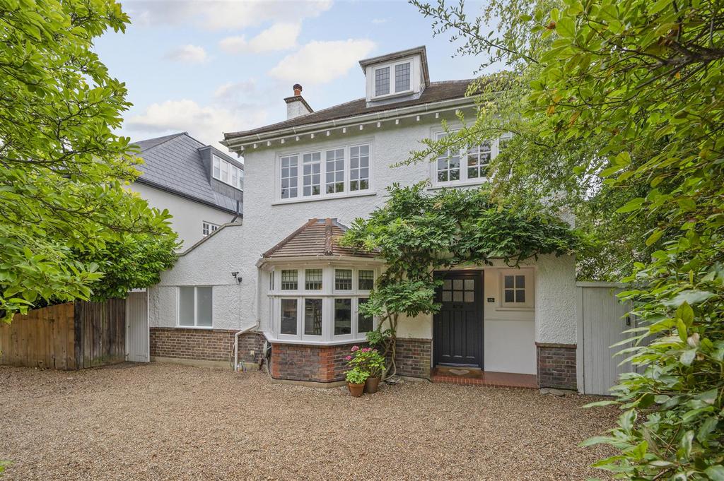 Montana Road, West Wimbledon, SW20 5 bed detached house for sale £