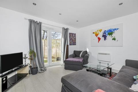 3 bedroom end of terrace house for sale, Windermere Close, Egham