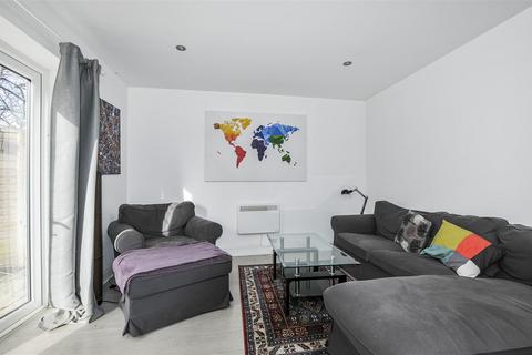 3 bedroom end of terrace house for sale, Windermere Close, Egham