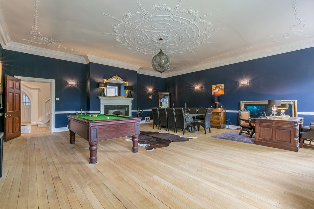 Dining/Games Room