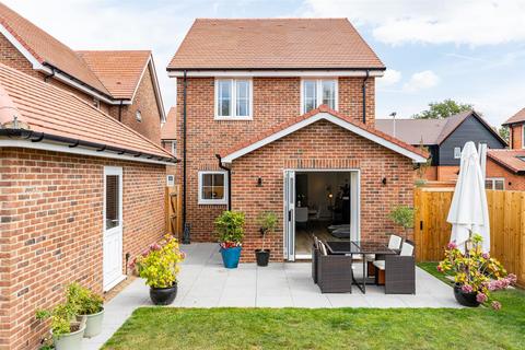 4 bedroom detached house for sale, Thompson Way, Hertford