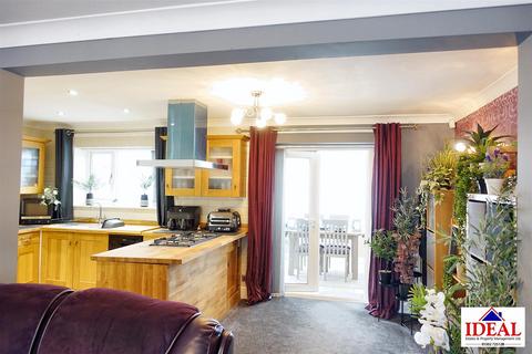 21 Langdale Drive, Doncaster, DN5 9JG