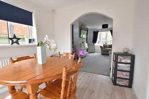 47 Sanctuary Way, Grimsby, DN37 9RU
