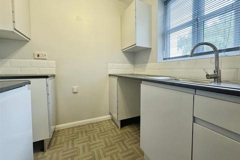 1 bedroom flat to rent, Crest Avenue, Grays