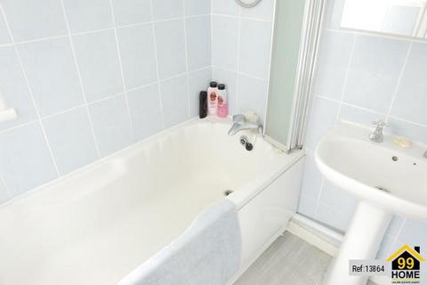 154 Beechings Way, Gillingham, ME8 6NF