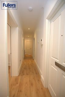 2 bedroom ground floor flat for sale, Aldermans Hill, London N13