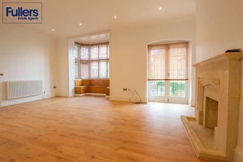 2 bedroom ground floor flat for sale, Aldermans Hill, London N13