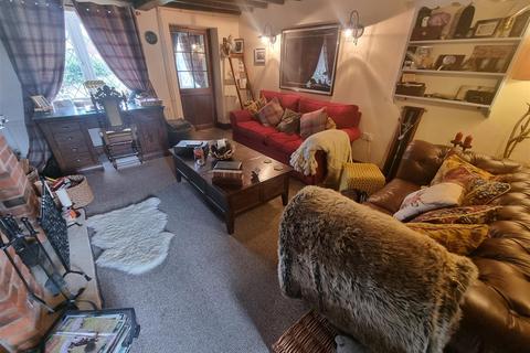 3 bedroom cottage for sale, Beccles Road, Fritton