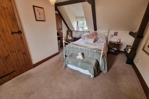 3 bedroom cottage for sale, Beccles Road, Fritton