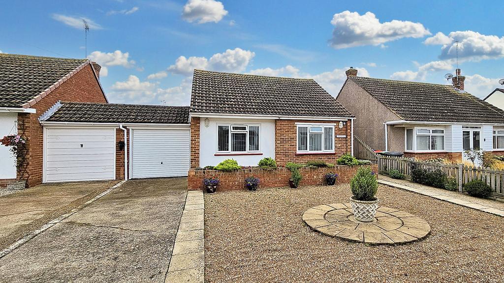 Roselea Avenue, Herne Bay, CT6 5TH 2 bed detached bungalow for sale £
