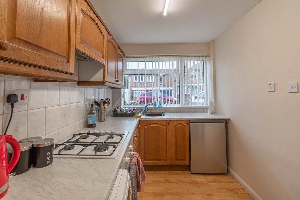Atcham Close, Redditch... 3 bed semidetached house to rent £1,200