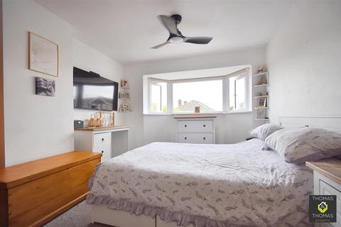 16 Farrant Avenue, Churchdown, Gloucester, GL3 2BP