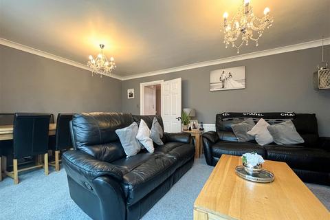 13 Arcadia Road, Burnham-on-crouch, CM0 8EF