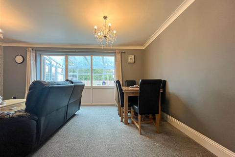 13 Arcadia Road, Burnham-on-crouch, CM0 8EF