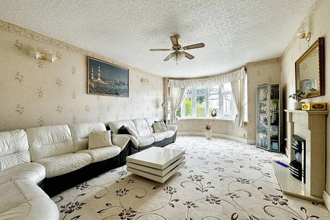 6 bedroom semi-detached house for sale, Street Lane, Leeds LS17