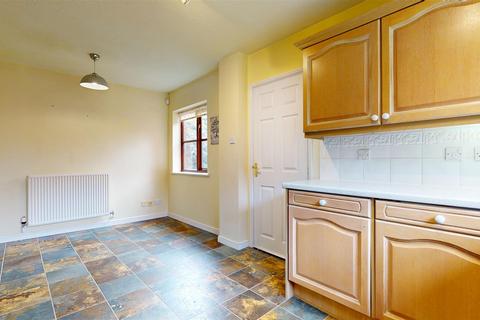 80 Linceslade Grove, Loughton, Milton Keynes, MK5 8BL