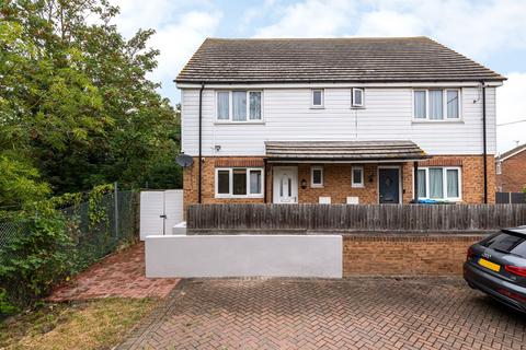 14 Mount Field, Queenborough, ME11 5DB