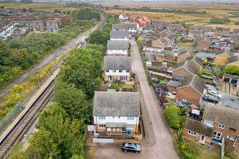 14 Mount Field, Queenborough, ME11 5DB
