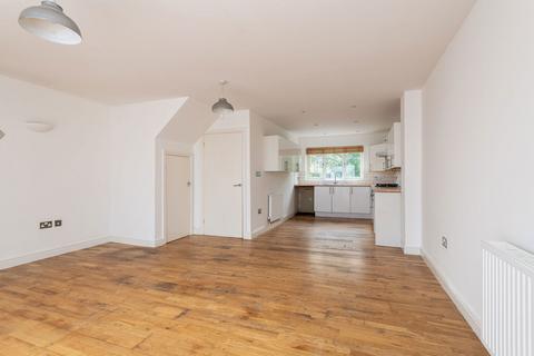 14 Mount Field, Queenborough, ME11 5DB