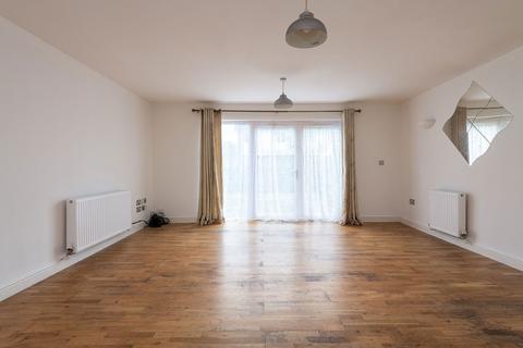 14 Mount Field, Queenborough, ME11 5DB