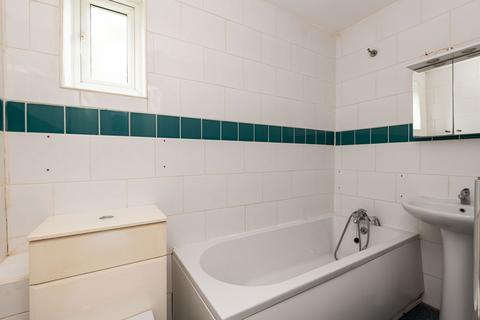 14 Mount Field, Queenborough, ME11 5DB