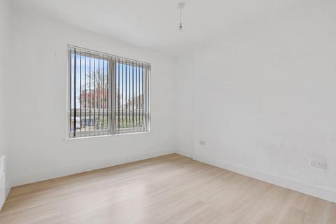 2 bedroom flat to rent, Church Lane, London NW9