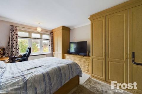 73 The Vale, Feltham, TW14 0JY