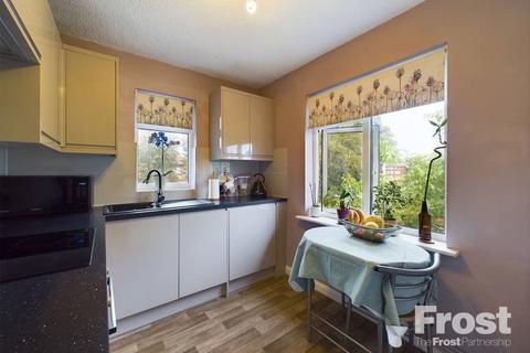 73 The Vale, Feltham, TW14 0JY