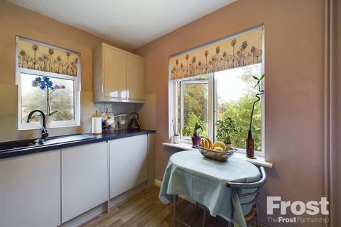 73 The Vale, Feltham, TW14 0JY
