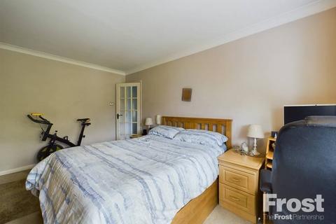 73 The Vale, Feltham, TW14 0JY