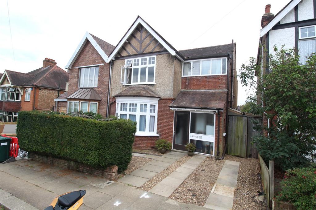 Oakhurst Avenue, East EN4 4 bed house for sale £850,000