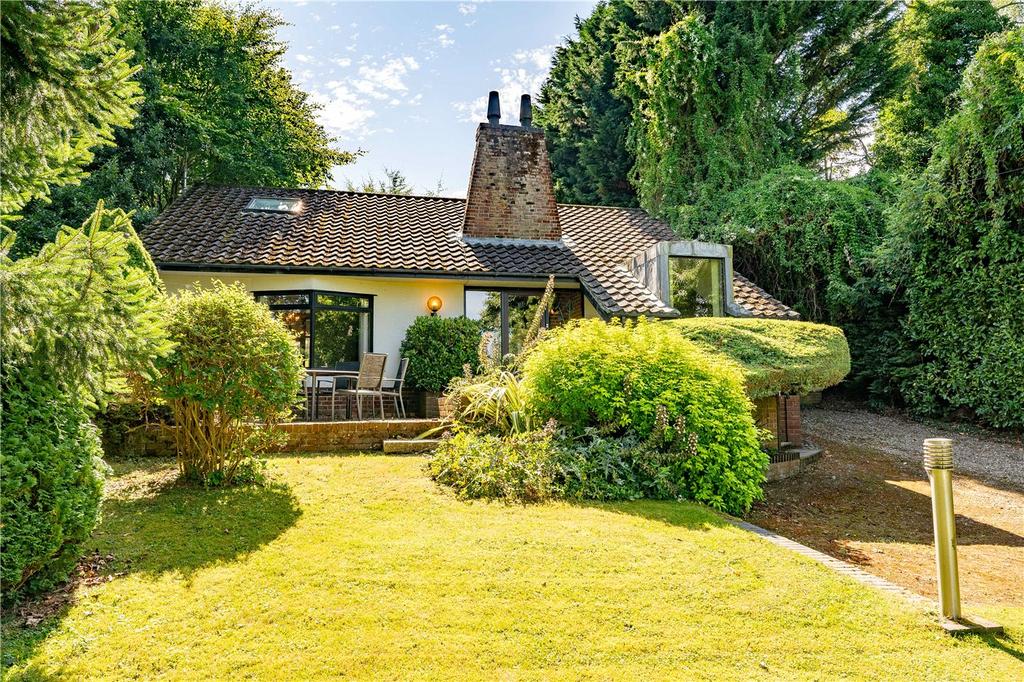 Woods End, Bramerton, Norwich... 3 bed bungalow for sale £600,000