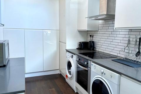 1 bedroom flat to rent, Epsom