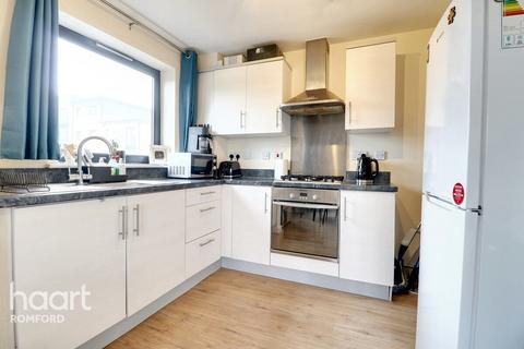 1 bedroom apartment for sale, Cottons Approach, Romford, RM7 7LN