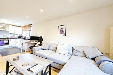 1 bedroom flat to rent, De Vere Court, London E17