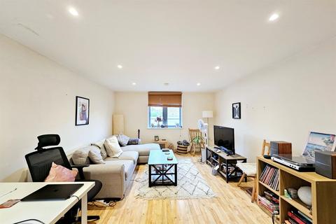 1 bedroom flat to rent, De Vere Court, London E17