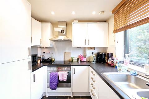 1 bedroom flat to rent, De Vere Court, London E17