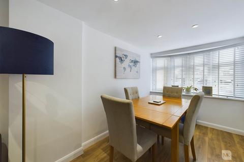 118 Glebe Road, Deanshanger, Milton Keynes, MK19 6LZ