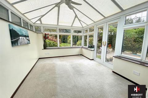 2 bedroom semi-detached bungalow to rent, Woburn Drive, Hale WA15