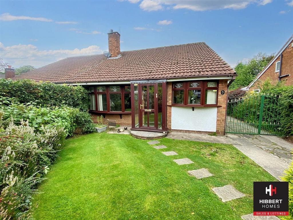 Woburn Drive, Hale WA15 3 bed semidetached bungalow to rent £1,775