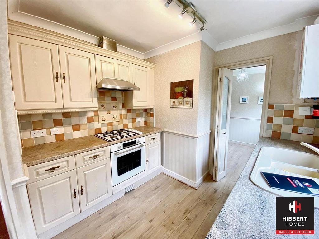 Woburn Drive, Hale WA15 3 bed semidetached bungalow to rent £1,775